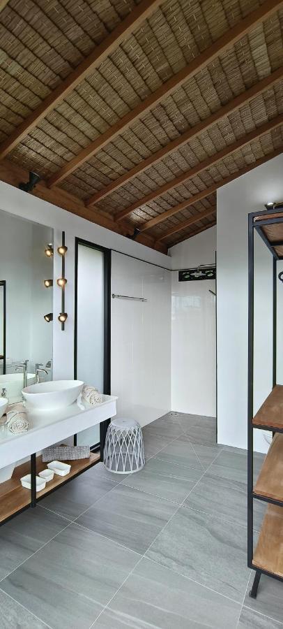 Villa On The Rock - 360 Bay View トンサラ エクステリア 写真